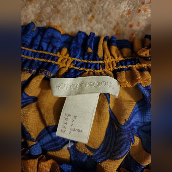 ** 2/$25 ** H&M Conscious Off the Shoulder Top - Picture 7 of 8